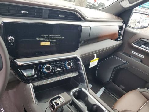 New 2026 GMC Sierra 1500 Denali w/ Denali Reserve Package AWD/4WD image 28