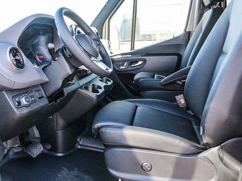 New 2025 Mercedes-Benz Sprinter 2500 image 19