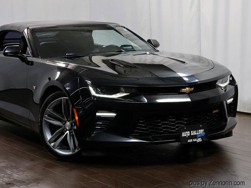 Used 2016 Chevrolet Camaro SS image 2