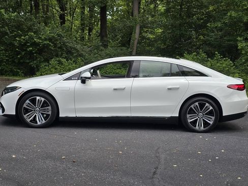 Used 2022 Mercedes-Benz EQS 450+ Sedan image 3