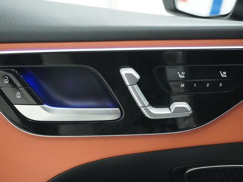 Used 2025 Mercedes-Benz C 300 Sedan image 13