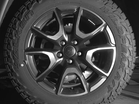 Used 2025 Jeep Compass Trailhawk AWD/4WD image 13