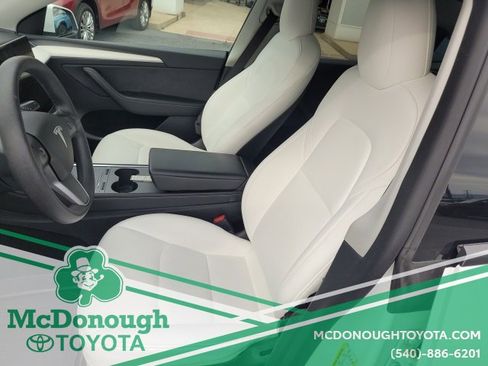 Used 2022 Tesla Model Y Performance image 13