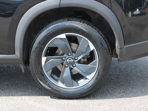 Used 2024 Nissan Rogue SV AWD/4WD image 18