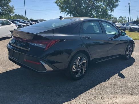 New 2025 Hyundai Elantra SEL FWD image 5