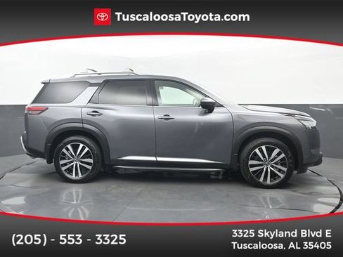 Used 2025 Nissan Pathfinder Platinum w/ Cargo Package FWD image 1