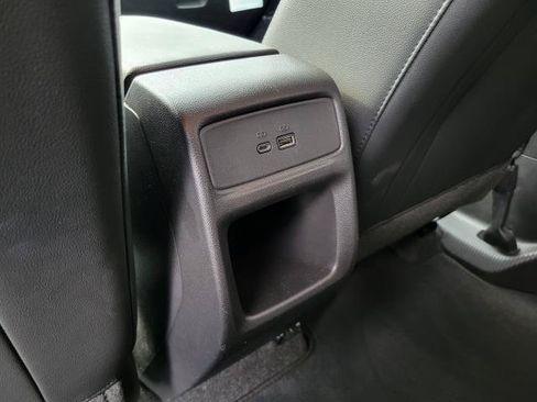 Used 2025 Chevrolet Trax LT FWD image 29