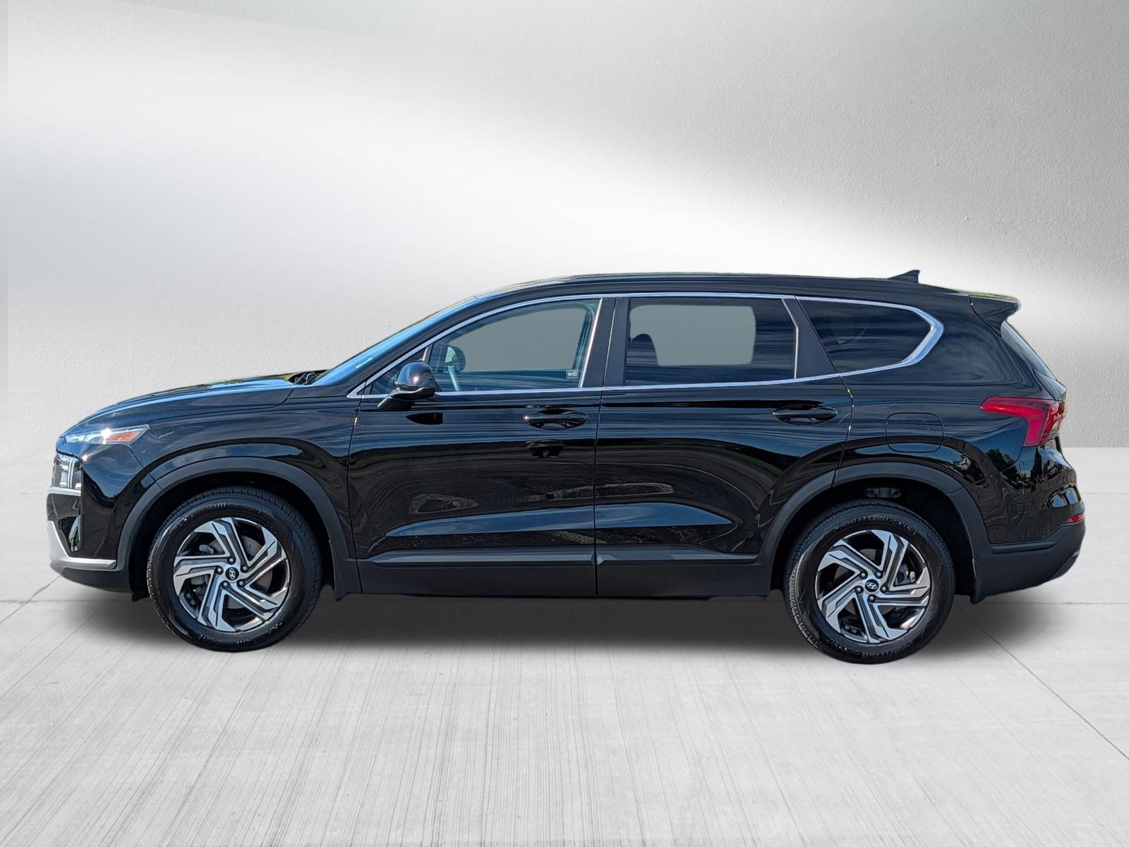 Used 2022 Hyundai Santa Fe SE FWD image 4