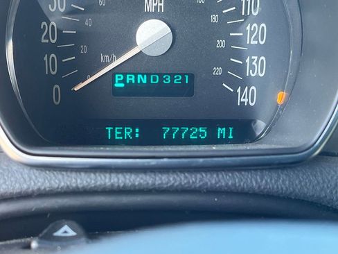 Used 2004 Chevrolet SSR w/ Preferred Equipment Group image 34