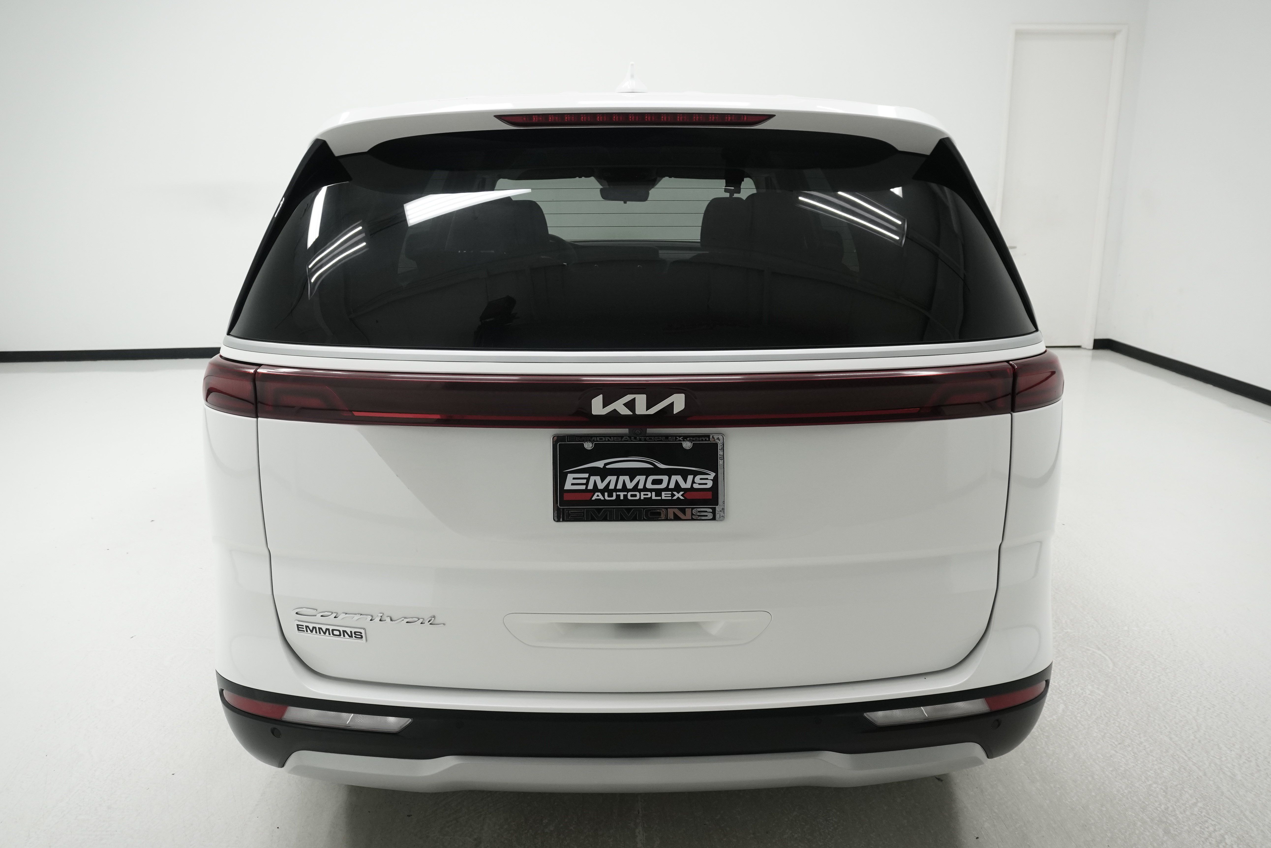 Used 2022 Kia Carnival LX FWD image 5
