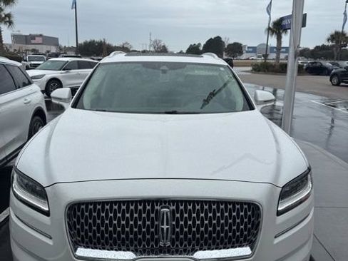 Used 2023 Lincoln Nautilus Reserve w/ Equipment Group 202A image 2