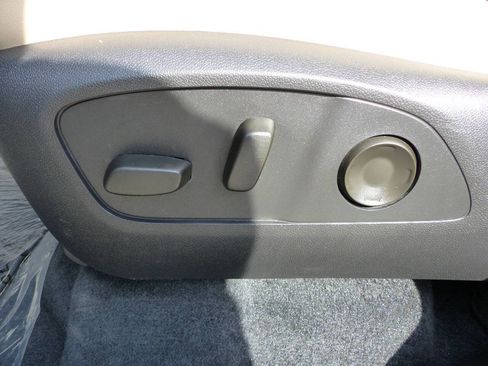 Used 2025 Buick Enclave Preferred FWD image 22