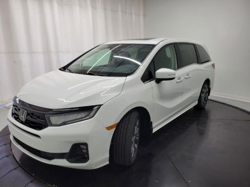 New 2026 Honda Odyssey Touring image 16