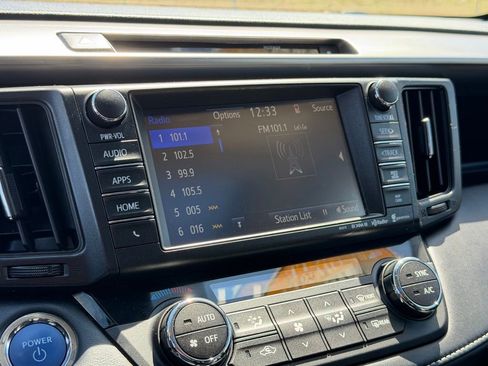 Used 2016 Toyota RAV4 Limited AWD/4WD image 9