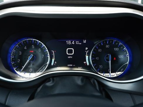 Used 2024 Chrysler Pacifica Touring-L FWD image 12