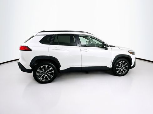 Used 2025 Toyota Corolla Cross XLE image 10