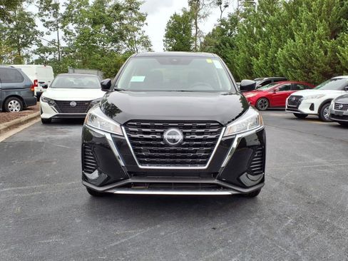 New 2025 Nissan Kicks Play S image 2