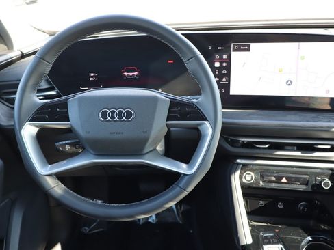 Used 2025 Audi Q5 Premium Plus w/ Premium Plus AWD/4WD image 13