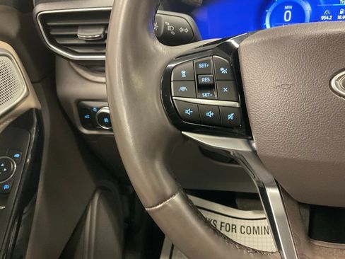 Used 2023 Ford Explorer Platinum w/ Technology Package AWD/4WD image 18