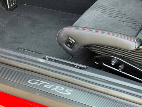 Used 2025 Porsche 718 Cayman GT4 RS RWD image 37