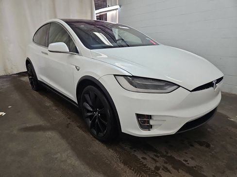 Used 2017 Tesla Model X 75D image 1