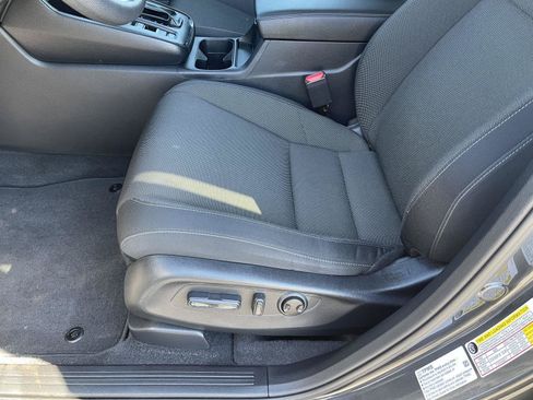 Used 2024 Honda CR-V EX image 3