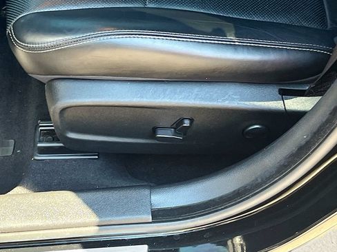 Used 2023 Chrysler 300 S w/ Comfort Group RWD image 19