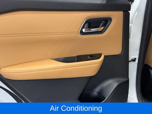 Used 2023 Nissan Rogue Platinum w/ Platinum Premium Package image 26