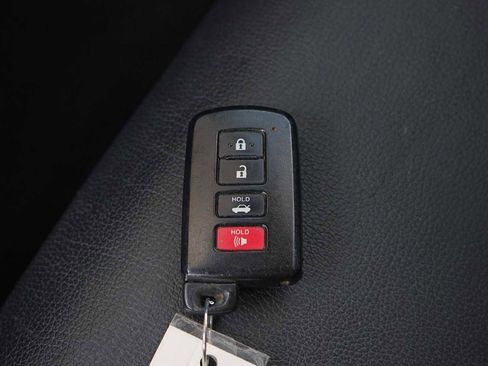 Used 2018 Toyota Avalon XLE FWD image 28