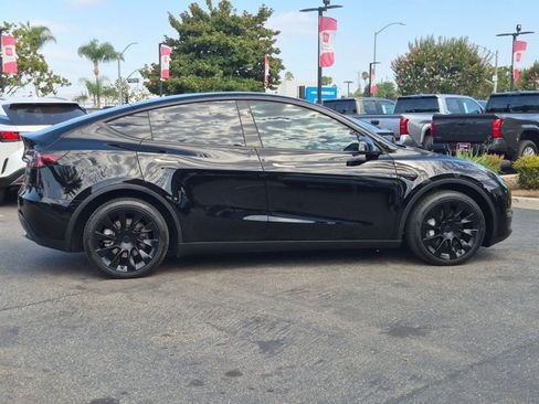 Used 2023 Tesla Model Y Long Range AWD/4WD image 4