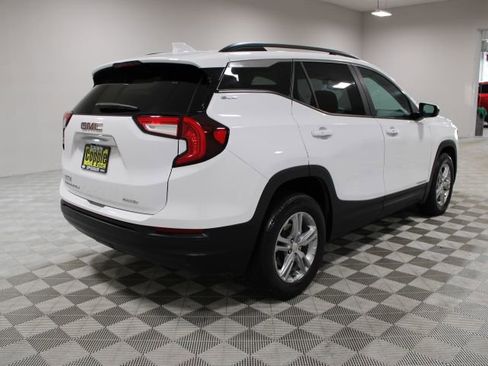 Used 2022 GMC Terrain SLE w/ Driver Convenience Package image 10