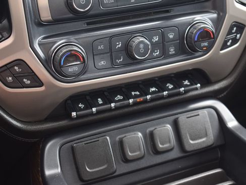 Used 2018 GMC Sierra 1500 Denali w/ Denali Ultimate Package AWD/4WD image 19