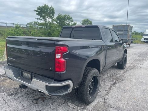 Used 2022 Chevrolet Silverado 1500 LT AWD/4WD image 7