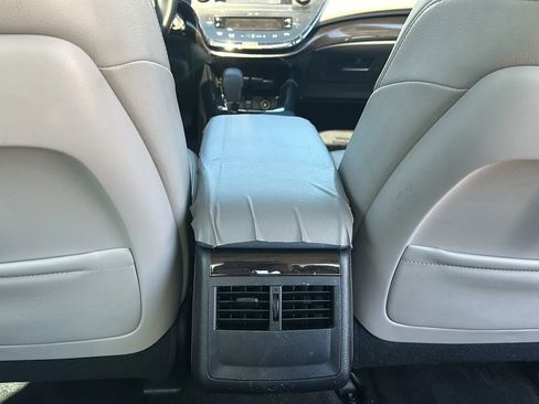 Used 2013 Toyota Avalon XLE Premium image 29