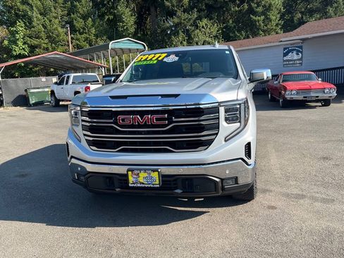 Used 2022 GMC Sierra 1500 SLT w/ SLT Premium Plus Package AWD/4WD image 10