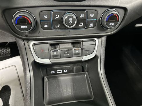 Certified 2023 GMC Terrain SLE w/ Driver Convenience Package AWD/4WD image 17