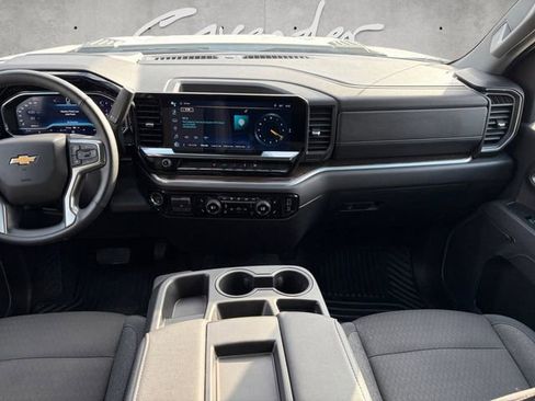 Used 2025 Chevrolet Silverado 2500 LT w/ Convenience Package image 3