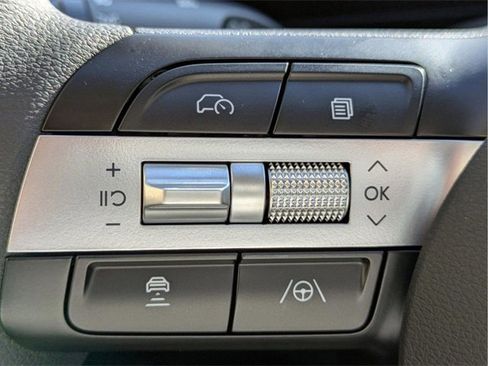 Certified 2025 Hyundai Tucson SE image 26