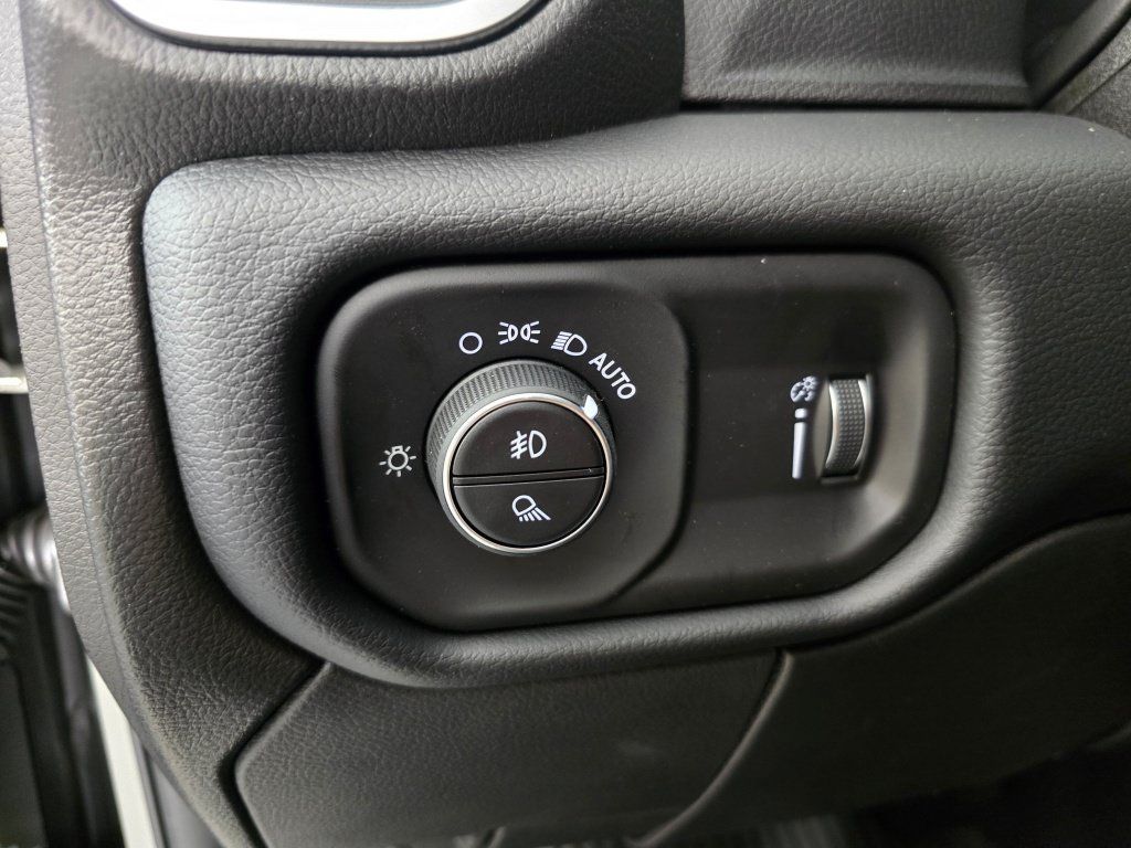 New 2026 RAM 2500 Big Horn AWD/4WD image 24