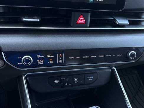 New 2026 Kia Carnival EX FWD image 26