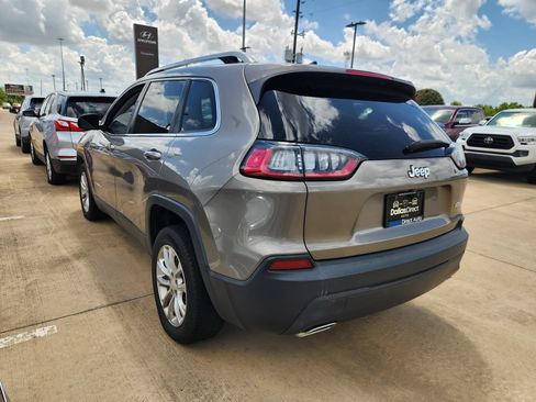 Used 2019 Jeep Cherokee Latitude w/ Popular Appearance Group FWD image 8