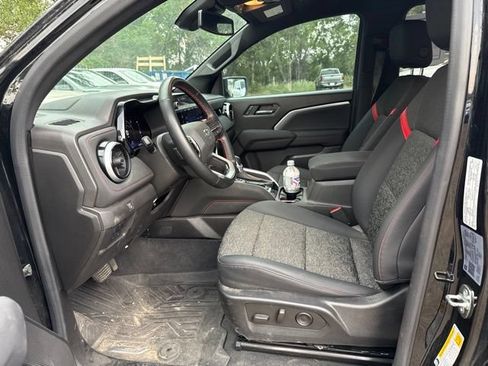 Used 2023 Chevrolet Colorado Z71 w/ Z71 Convenience Package 2 AWD/4WD image 21