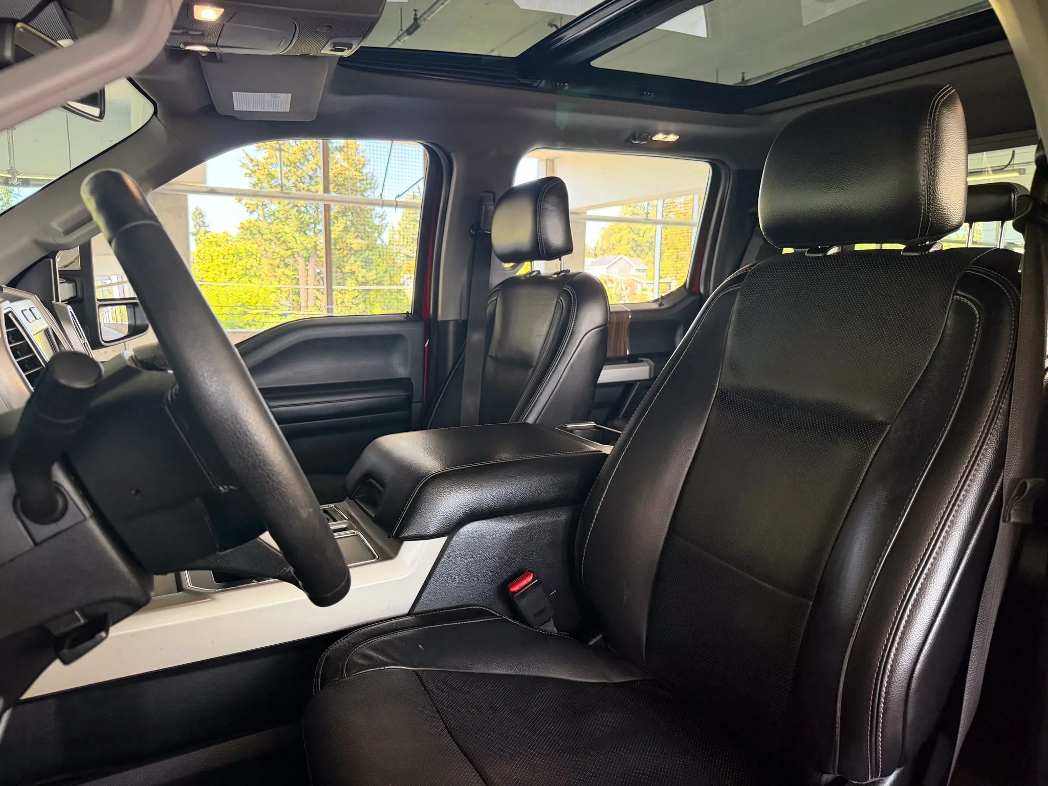 Used 2015 Ford F150 Lariat AWD/4WD image 21