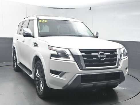 Used 2023 Nissan Armada Platinum w/ Captain's Chairs Package AWD/4WD image 2