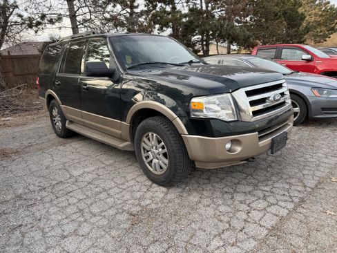 Used 2014 Ford Expedition XLT w/ Equipment Group 201A image 5