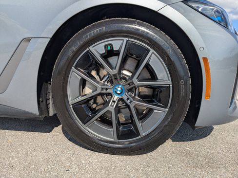 Used 2023 BMW i4 eDrive40 image 13