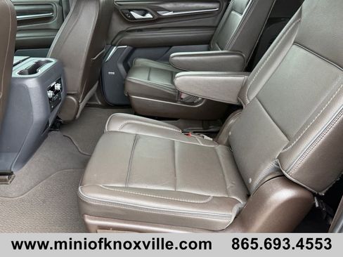 Used 2022 GMC Yukon XL Denali w/ Denali Premium Package image 32