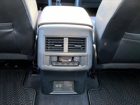 Used 2021 Volkswagen Atlas SEL Premium image 17