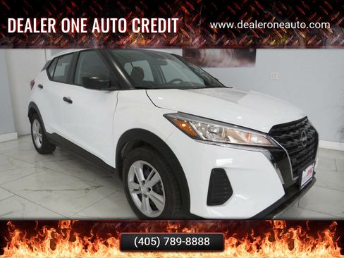 Used 2023 Nissan Kicks S image 1