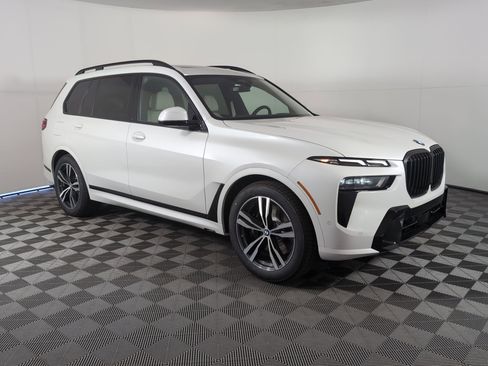New 2026 BMW X7 xDrive40i w/ Executive Package image 6